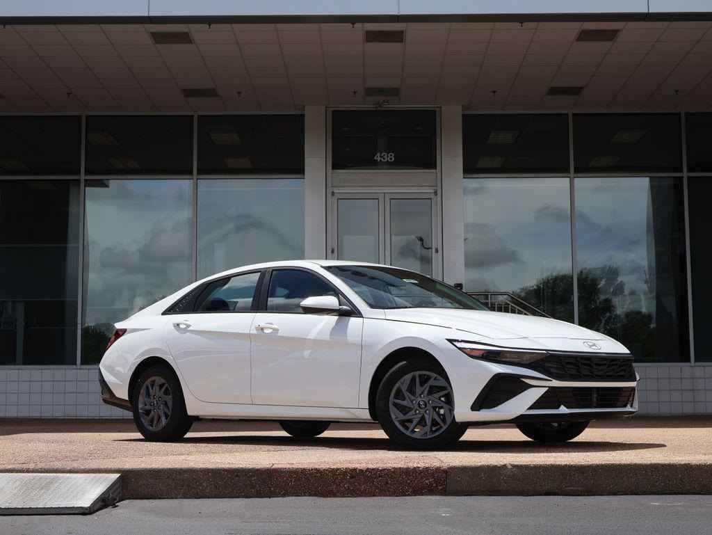 New 2026 Hyundai Elantra Hybrid Blue Sedan