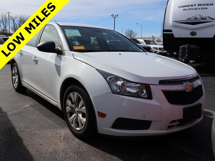 2014 Chevrolet Cruze LS Auto Sedan