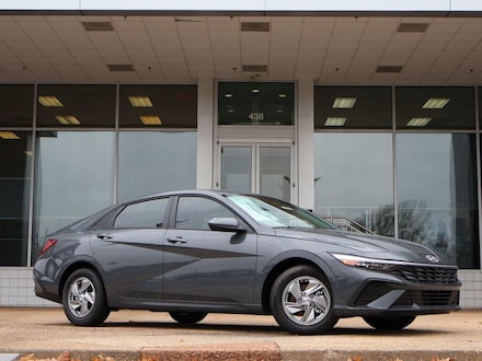 2025 Hyundai Elantra SE Sedan