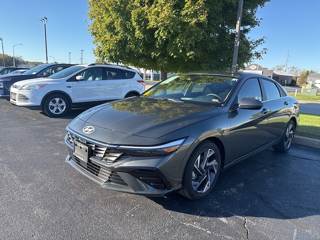 2024 Hyundai Elantra SEL Sedan