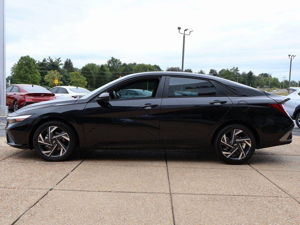 New 2025 Hyundai Elantra SEL Sport Sedan
