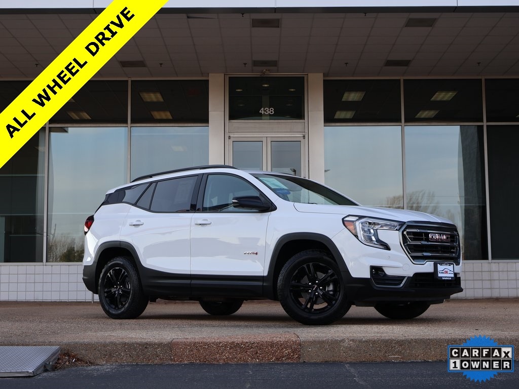 2022 GMC Terrain AT4's photo