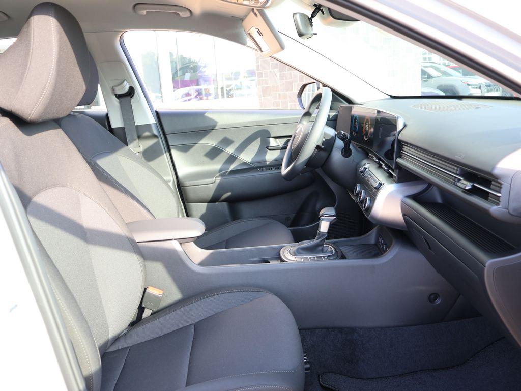 New 2027 Cyber Gray Metallic Hyundai SE AWD image 9