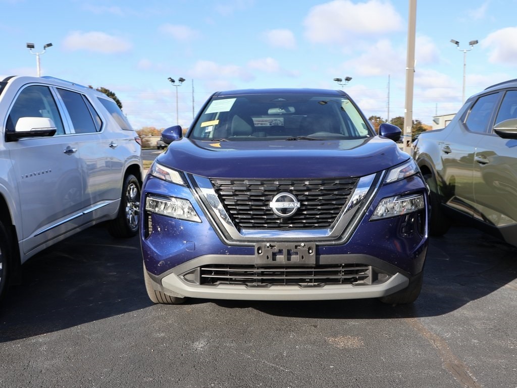 Used 2022 Nissan Rogue SV SUV