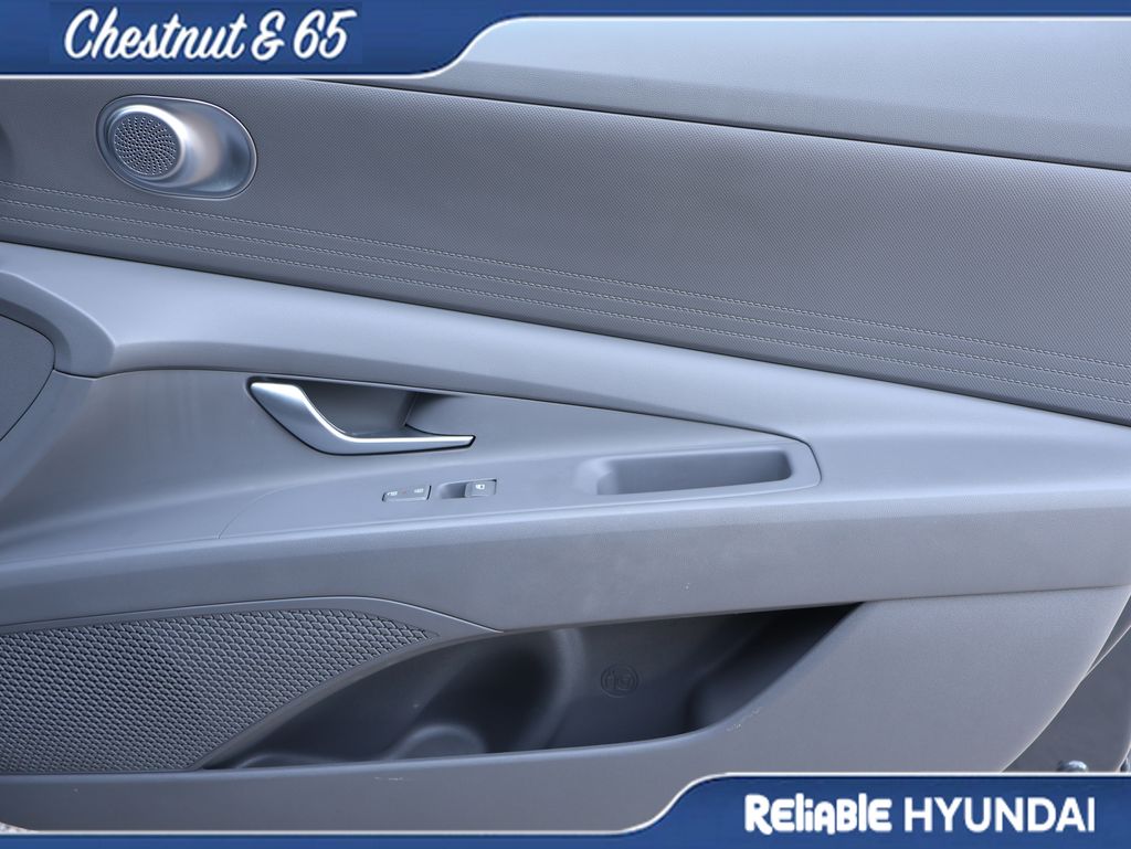 2024 Hyundai Elantra SE - Photo 8