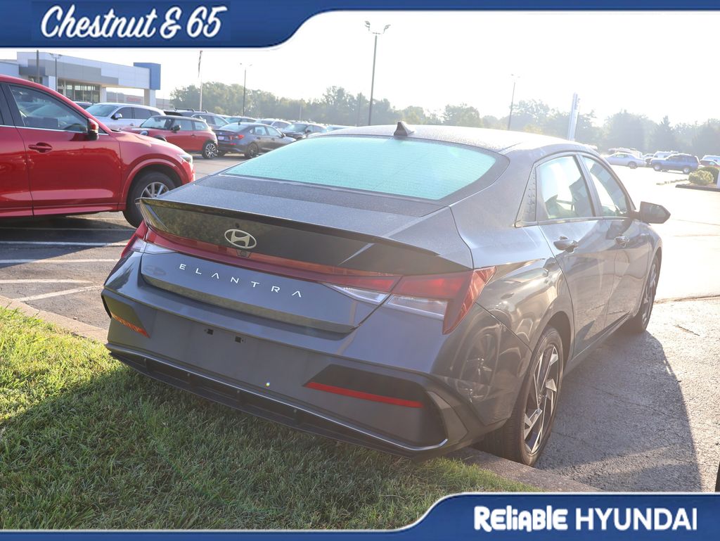 2025 Hyundai Elantra SEL - Photo 22