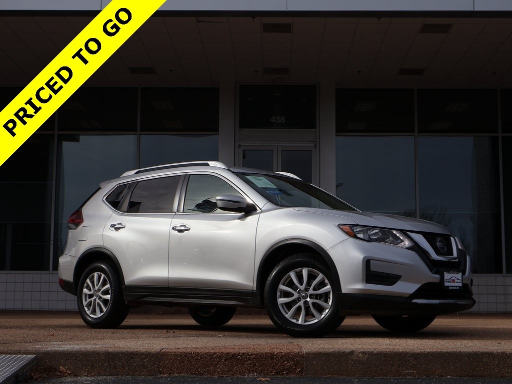 2019 Nissan Rogue SV's photo