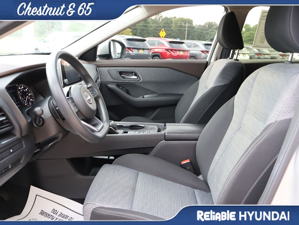 Used 2023 Brilliant Silver Nissan SV image 22