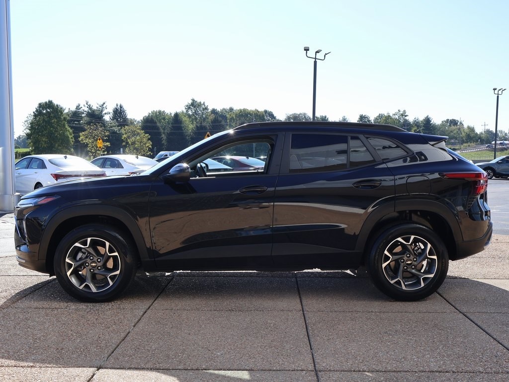 Used 2024 Chevrolet Trax LT SUV