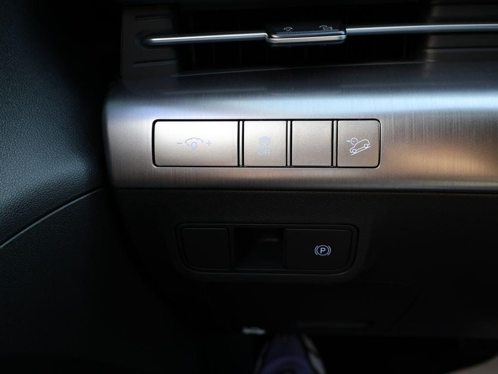New 2027 Cyber Gray Metallic Hyundai SE AWD image 30