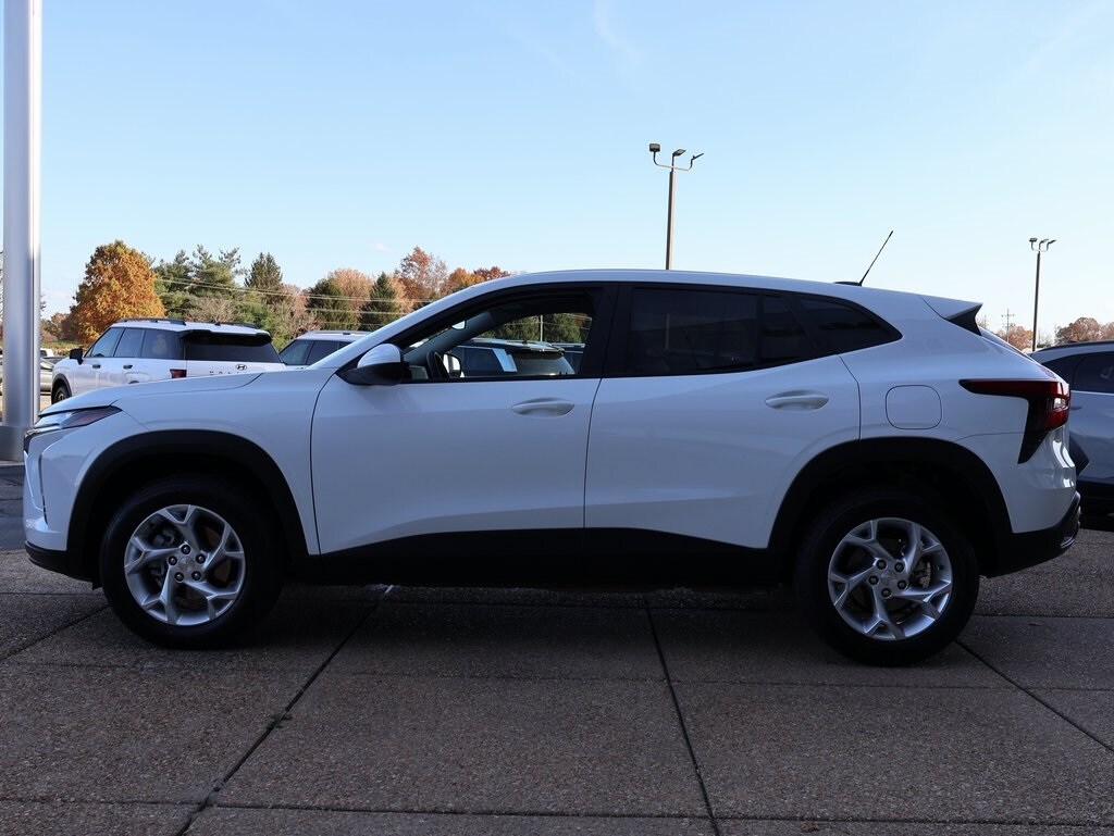 Used 2025 Chevrolet Trax LS SUV