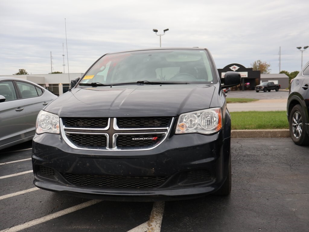 2014 Dodge Grand Caravan SXT photo 2