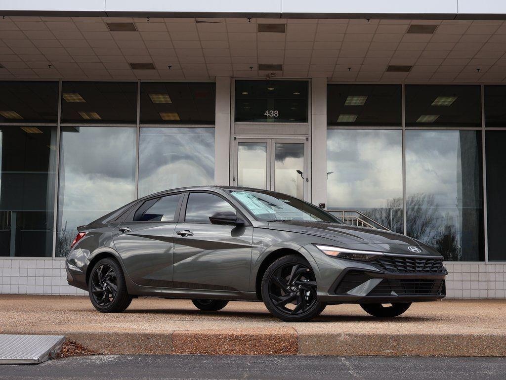 New 2026 Hyundai Elantra SEL Sport Sedan