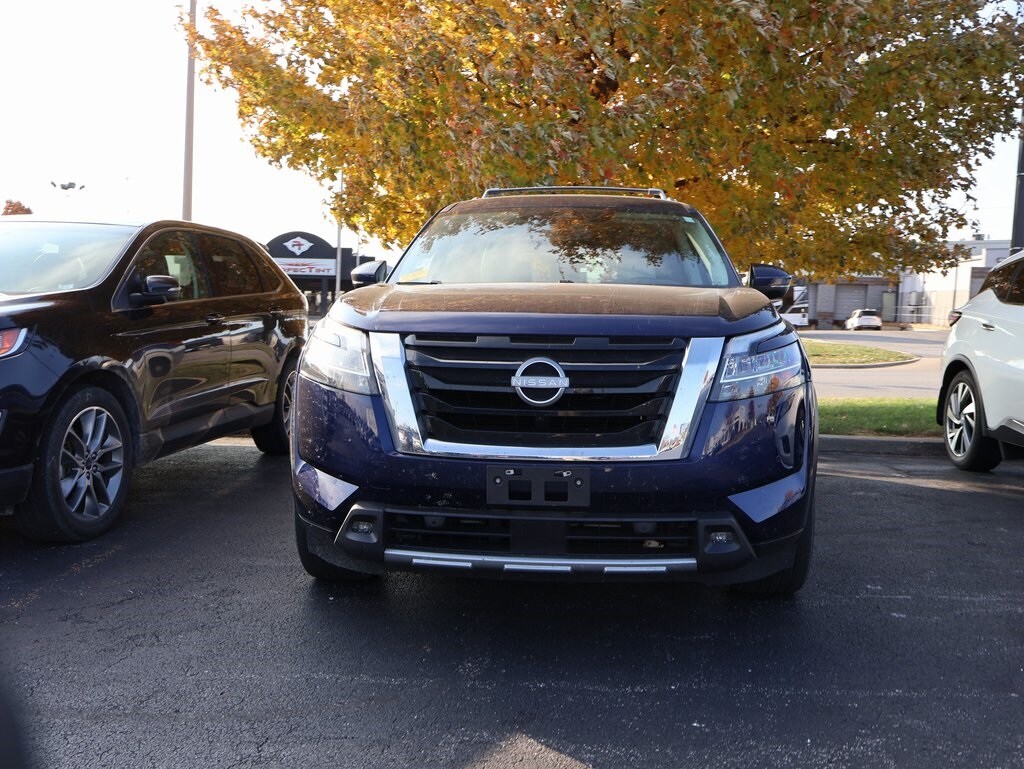Used 2024 Nissan Pathfinder SL SUV