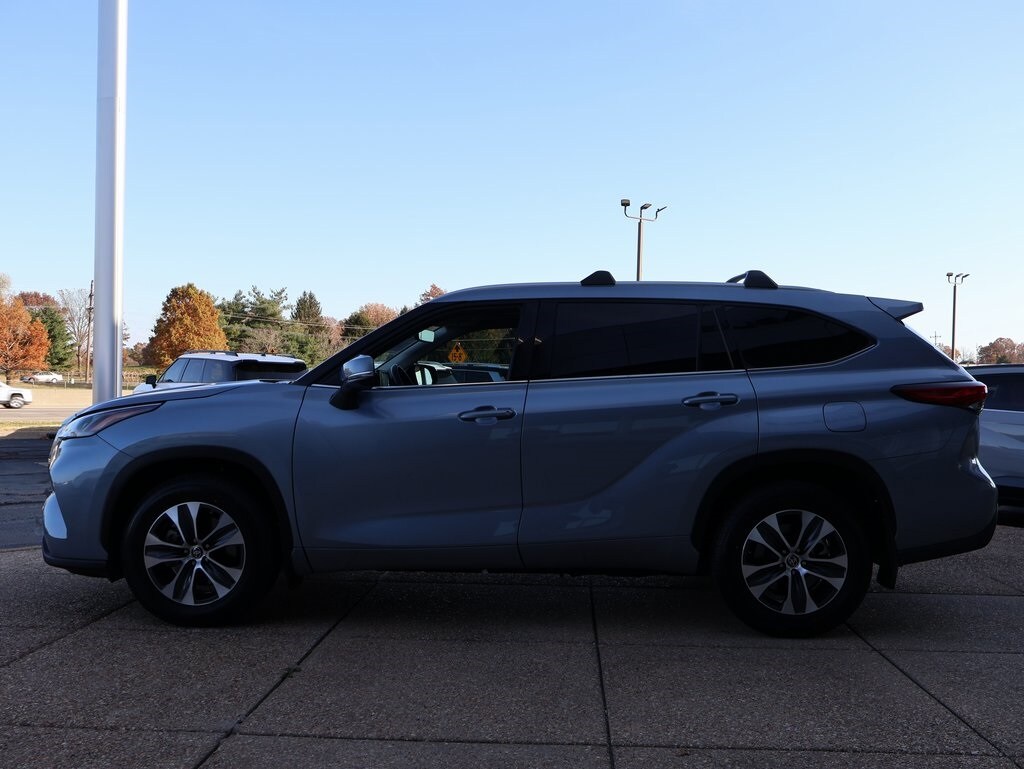 Used 2022 Toyota Highlander XLE SUV