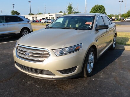 2018 Ford Taurus SE Sedan