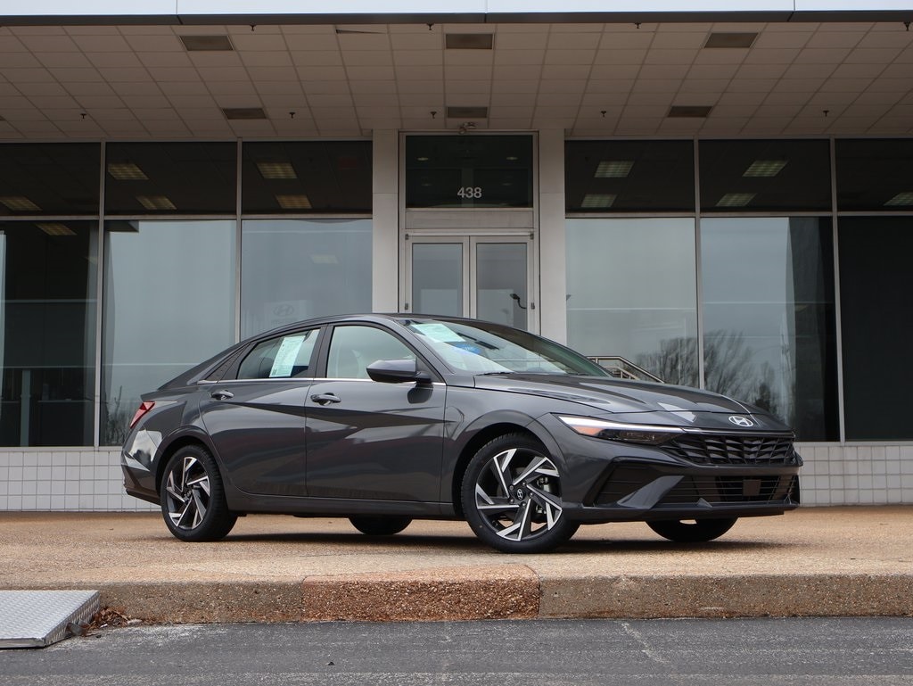 2024 Hyundai Elantra SEL FWD
