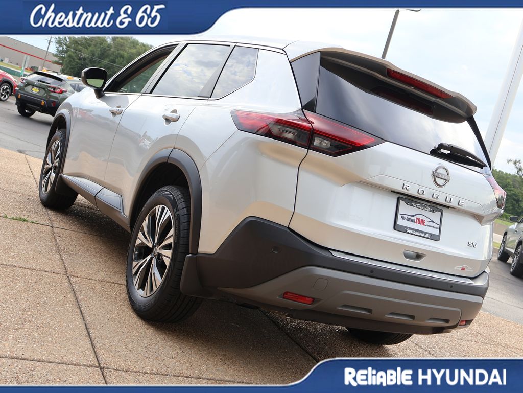 Used 2023 Brilliant Silver Nissan SV image 4