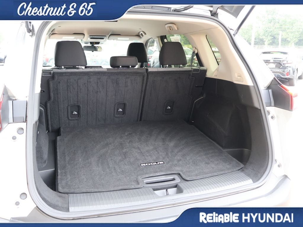 Used 2023 Brilliant Silver Nissan SV image 15