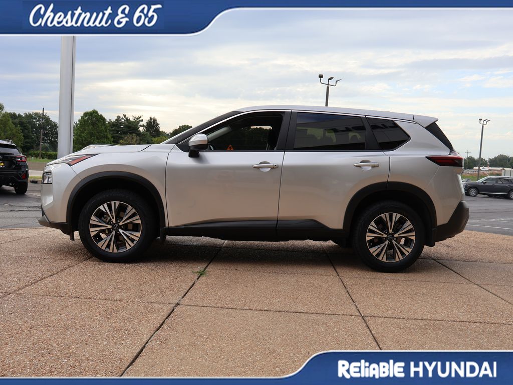 Used 2023 Brilliant Silver Nissan SV image 3