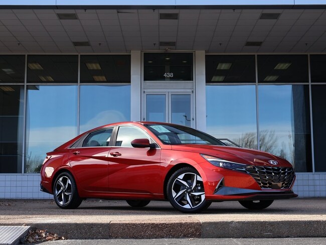 2022 Hyundai Elantra Limited Sedan