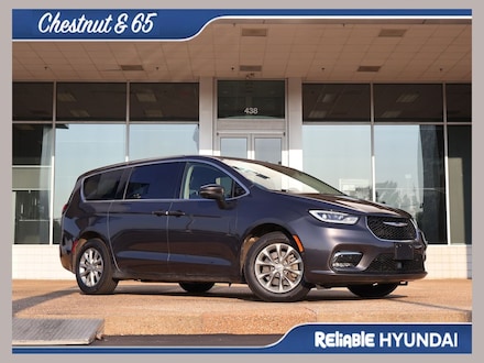 2023 Chrysler Pacifica Touring L Van Passenger Van