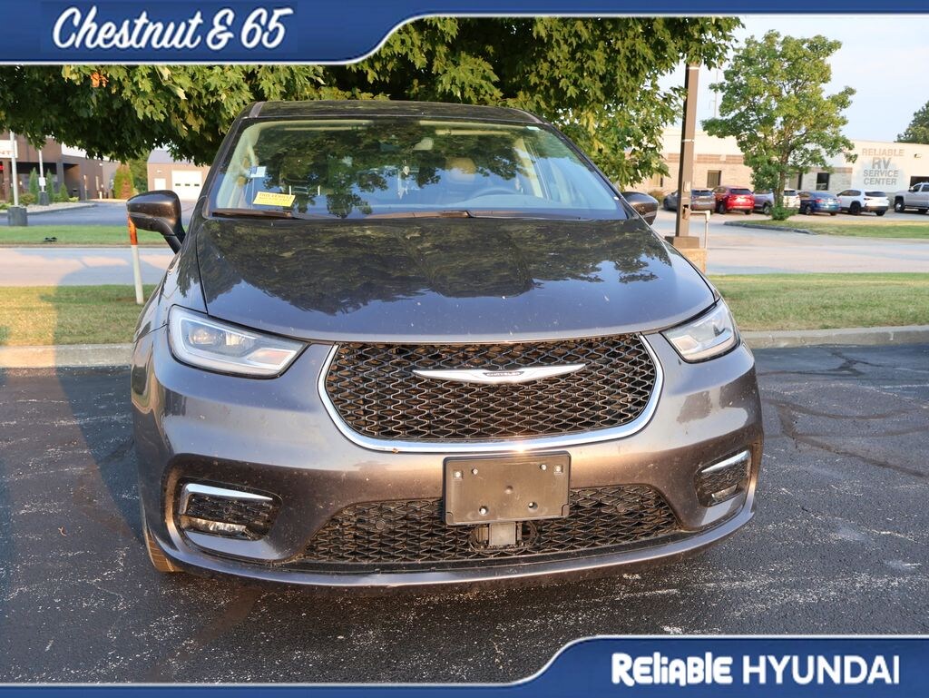 Used 2023 Chrysler Pacifica Touring L Van Passenger Van