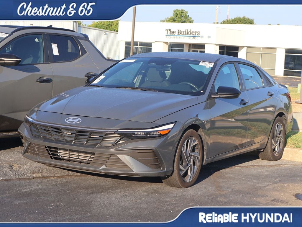 2025 Hyundai Elantra SEL - Photo 12