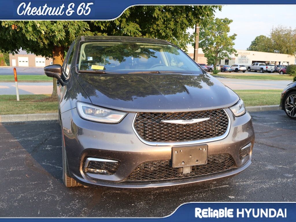 Used 2023 Chrysler Pacifica Touring L Van Passenger Van