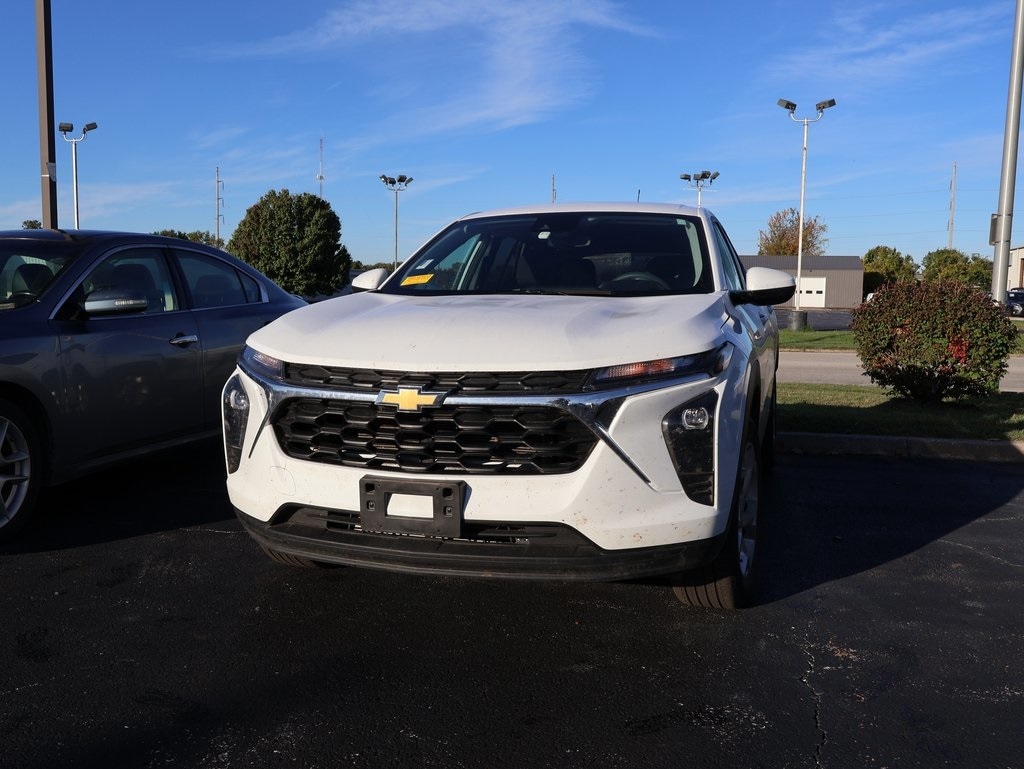 Used 2025 Chevrolet Trax LS SUV
