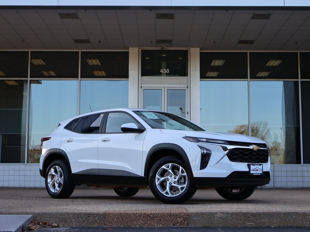 Used 2025 Chevrolet Trax LS SUV