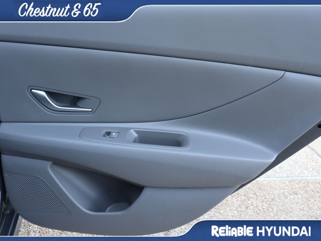 2024 Hyundai Elantra SE - Photo 11