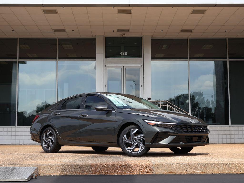 New 2026 Hyundai Elantra Limited Sedan