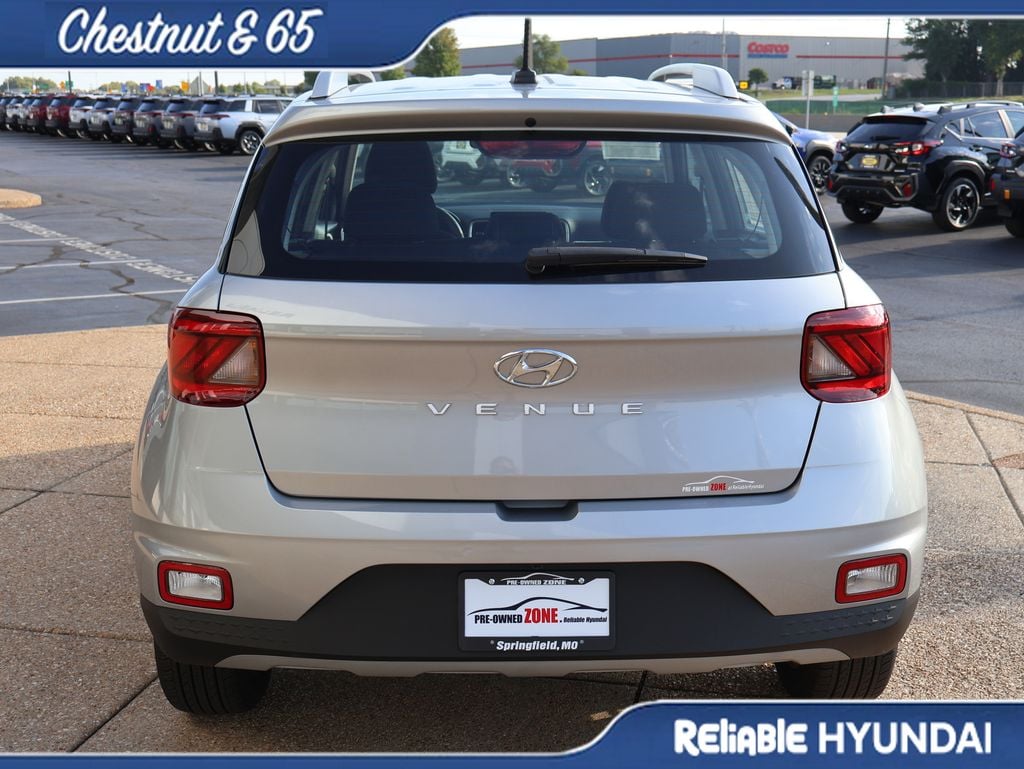 Used 2025 Hyundai Venue SEL SUV