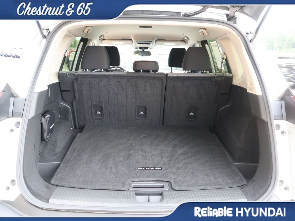 Used 2023 Brilliant Silver Nissan SV image 14