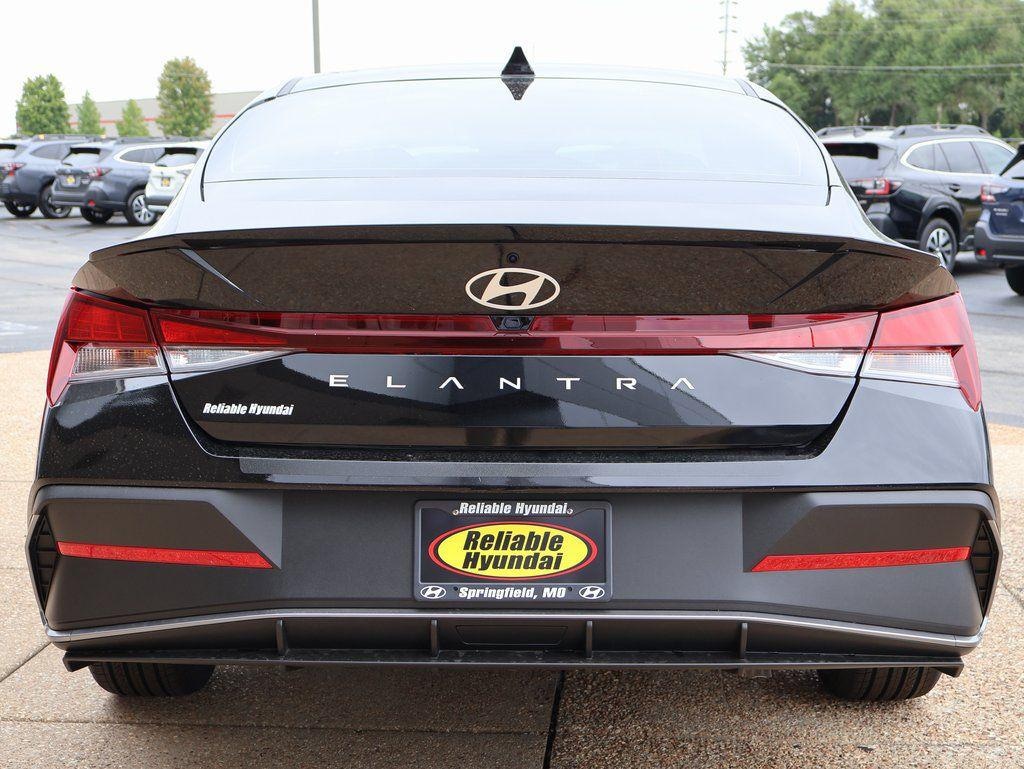 New 2025 Hyundai Elantra SEL Sport Sedan