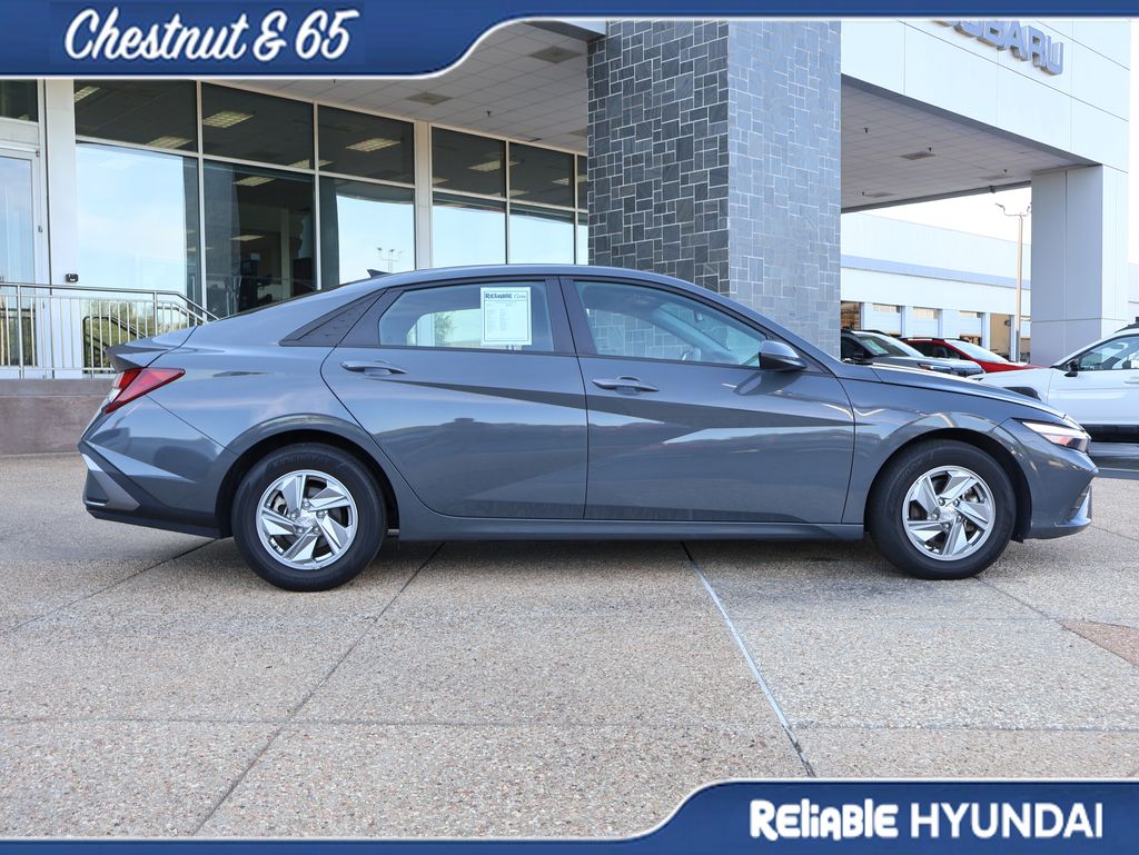 2024 Hyundai Elantra SE - Photo 7