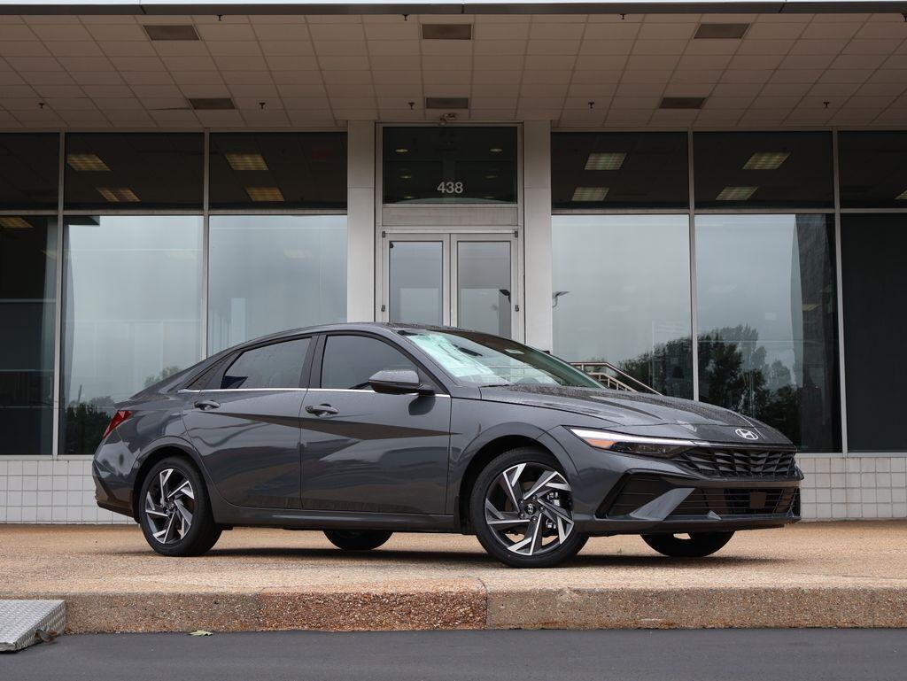 New 2026 Hyundai Elantra Limited Sedan