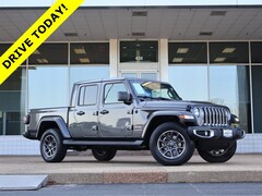 2021 Jeep Gladiator Overland Truck Crew Cab