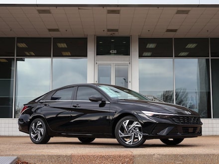 2025 Hyundai Elantra Limited Sedan