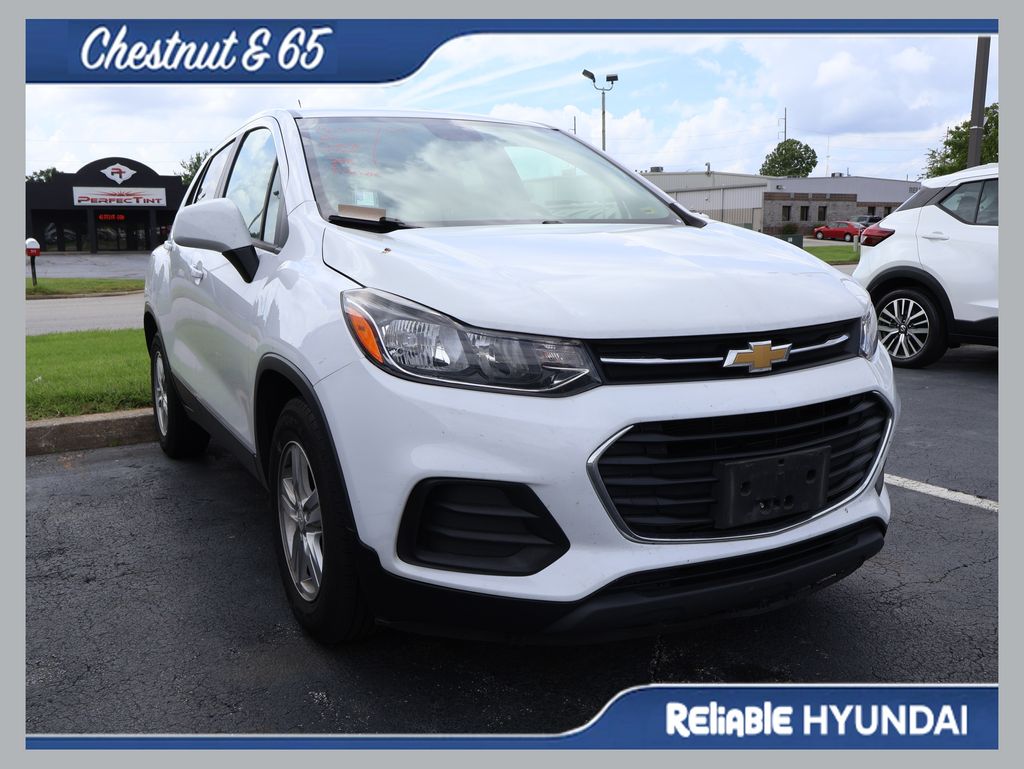 2020 Chevrolet Trax LS's photo