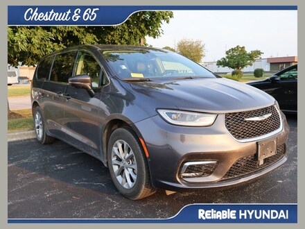 2023 Chrysler Pacifica Touring L Van Passenger Van