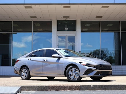 2025 Hyundai Elantra SE Sedan