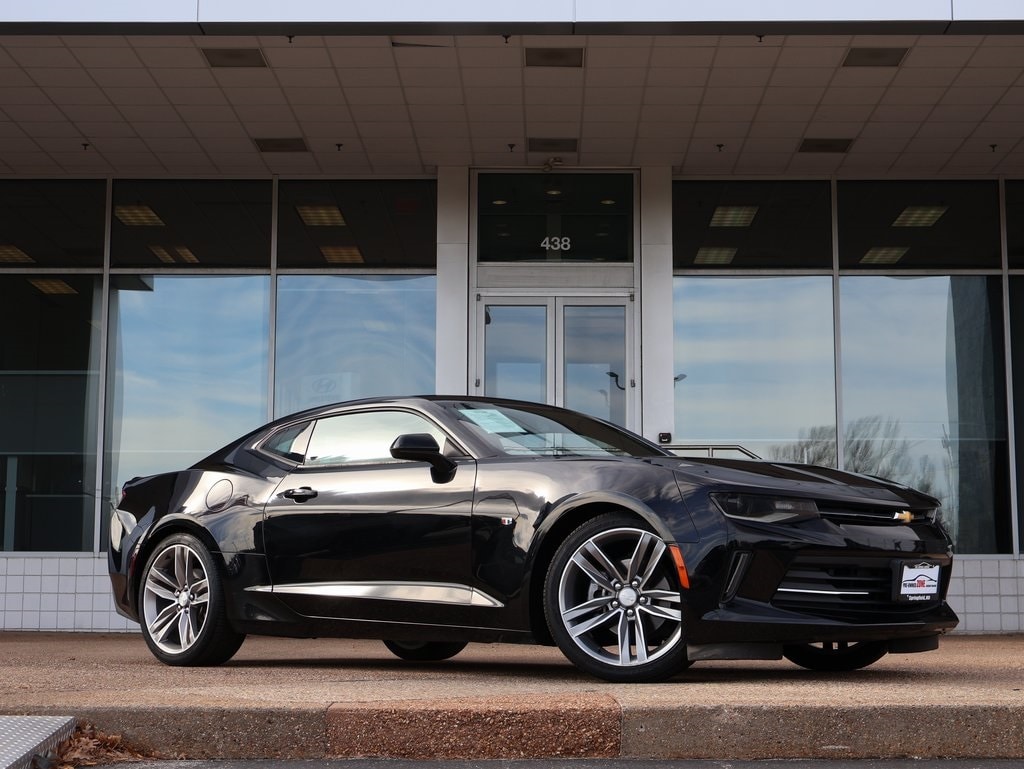 2017 Chevrolet Camaro 1LT's photo