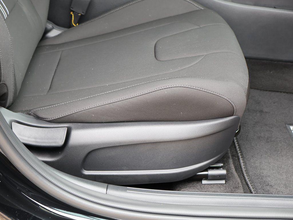 2025 Hyundai Elantra SEL - Photo 11