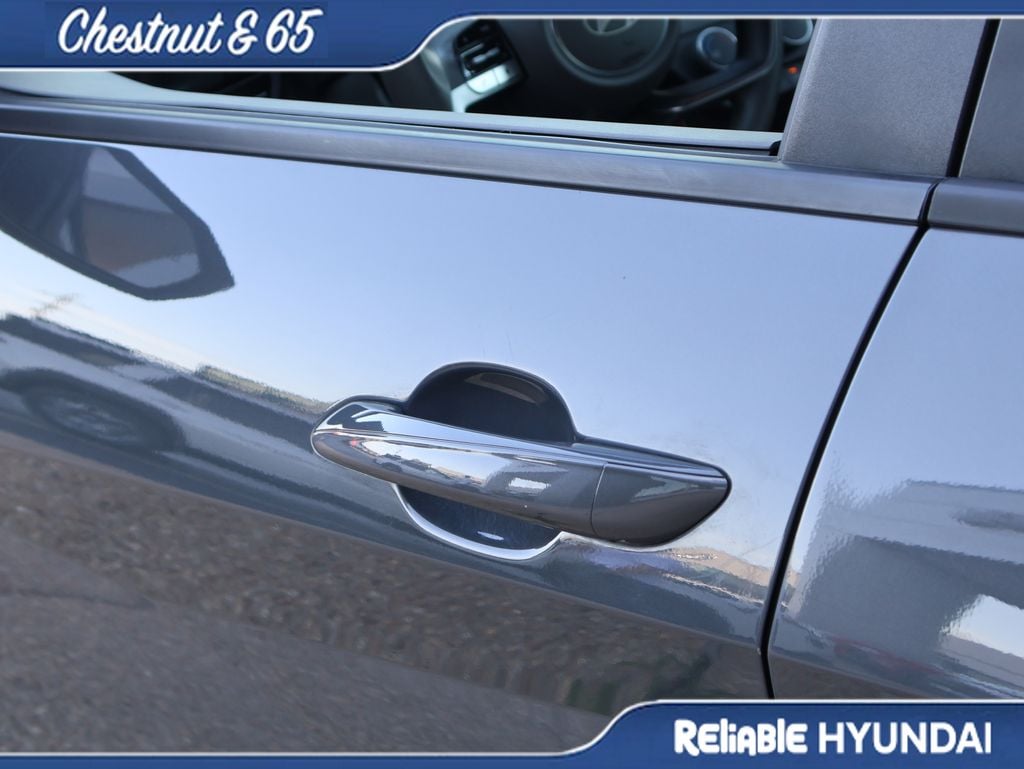 2024 Hyundai Elantra SE - Photo 19