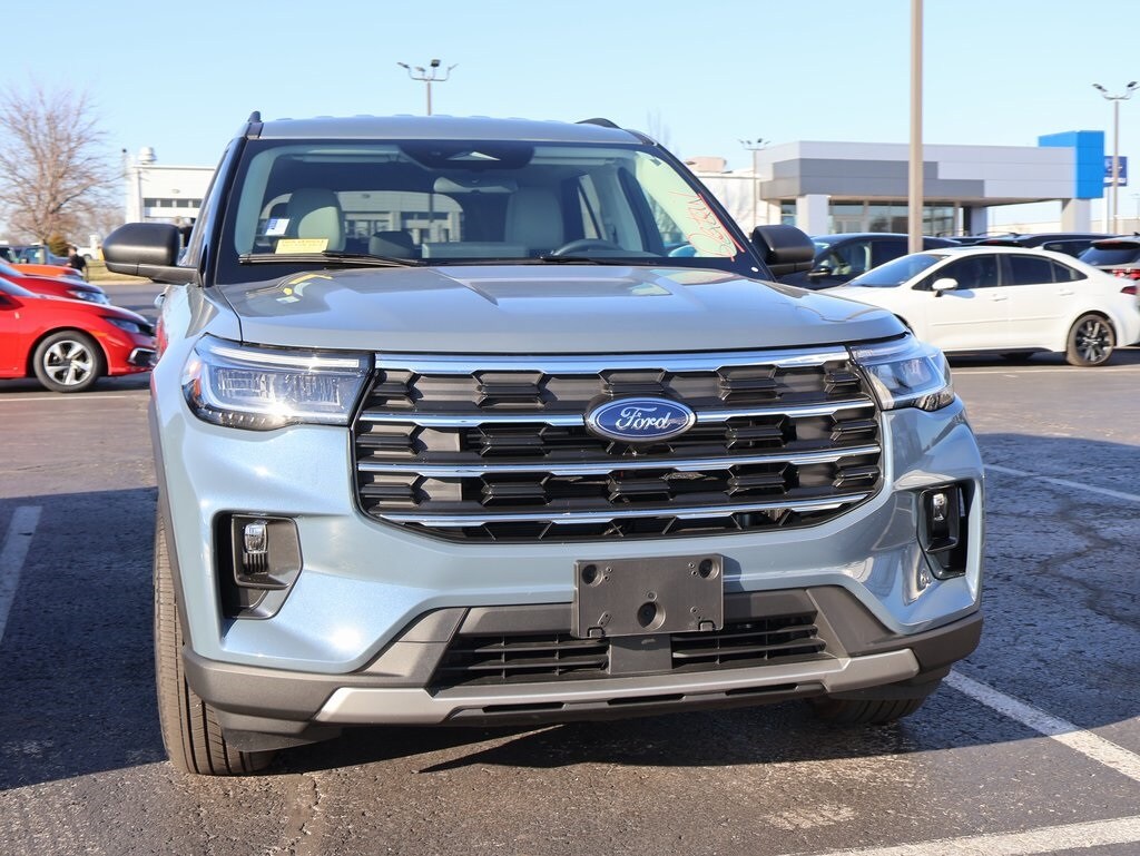 Used 2025 Ford Explorer Active SUV