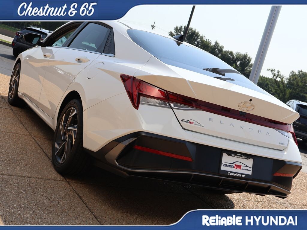 Used 2025 Hyundai Elantra Hybrid Limited Sedan