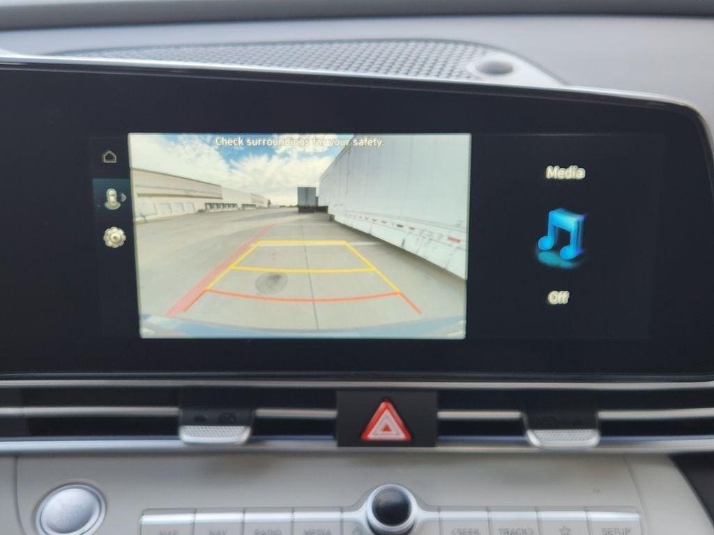 2026 Hyundai Elantra Limited - Photo 16