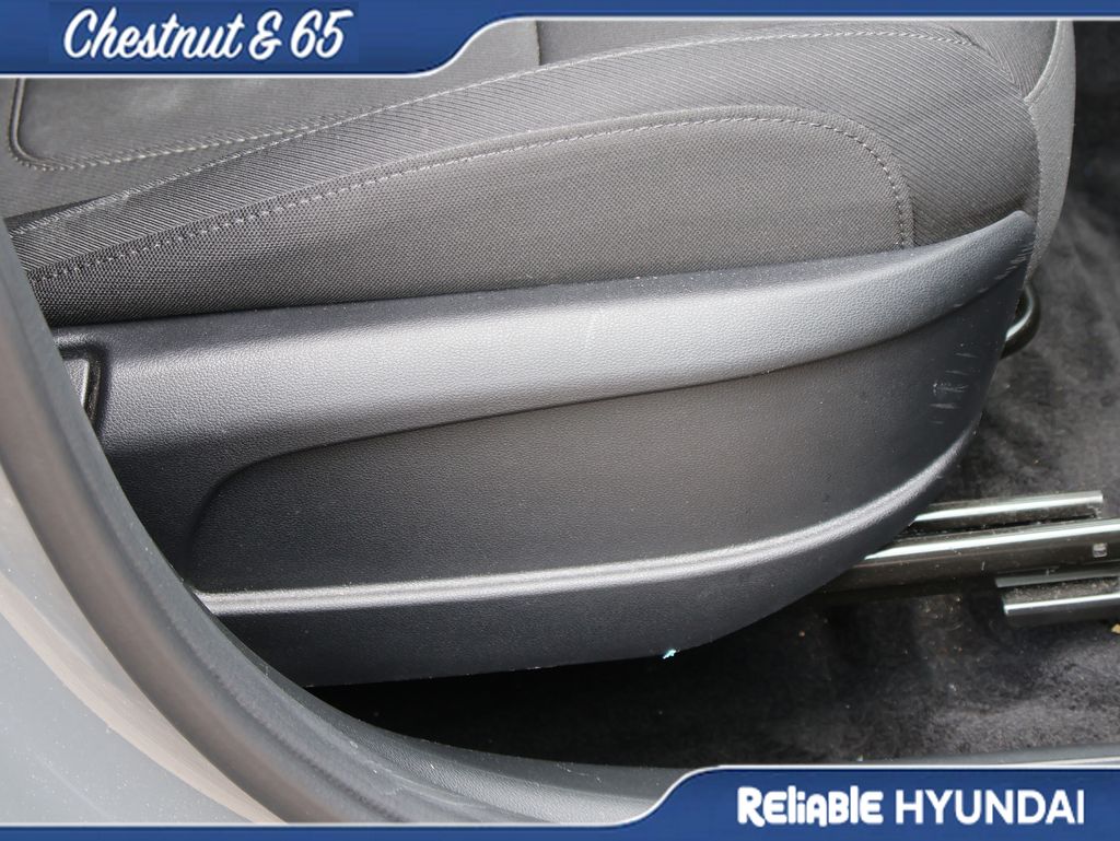 Used 2024 Hampton Gray Hyundai SEL image 11
